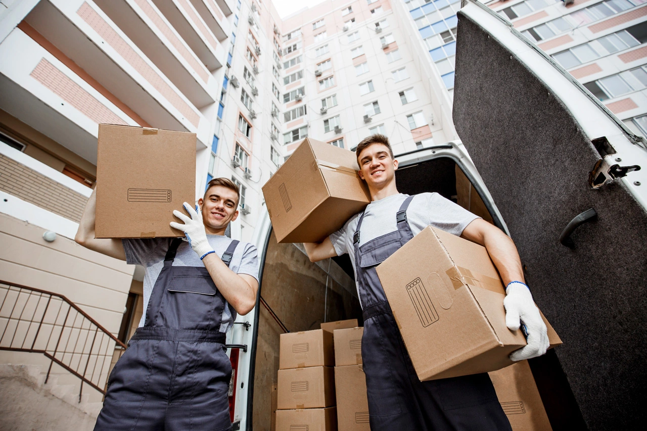 Transporter von Umzug-Nordhessen unterwegs im Einsatzgebiet